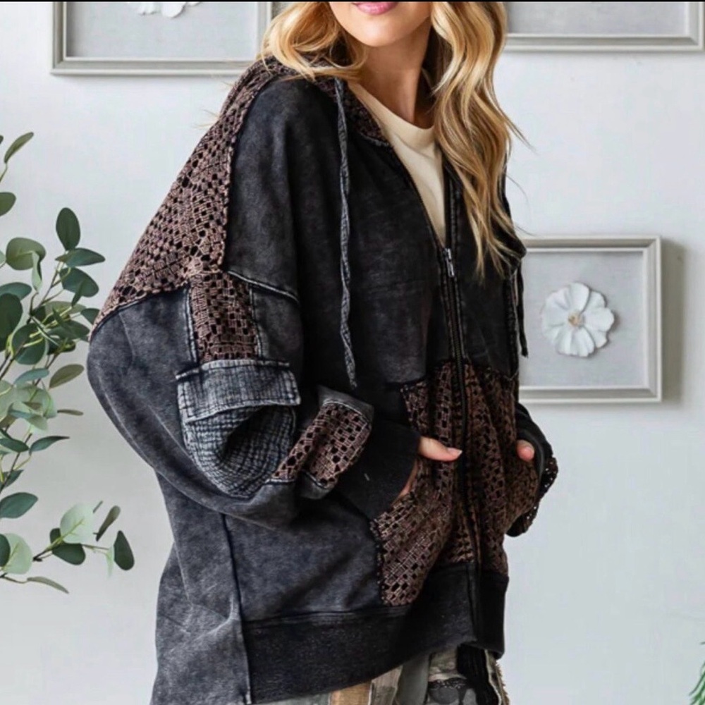 Oli & Hali Solid Color Open Twist Back Jacket in Black NWOT SMALL - Picture 2 of 12